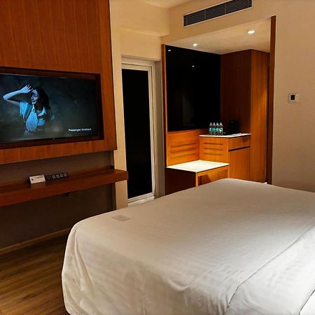 Courtyard By Marriott Nashik Hotel Exterior photo