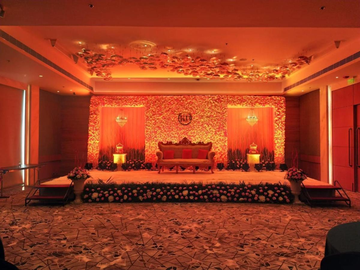 Courtyard By Marriott Nashik Hotel Exterior photo