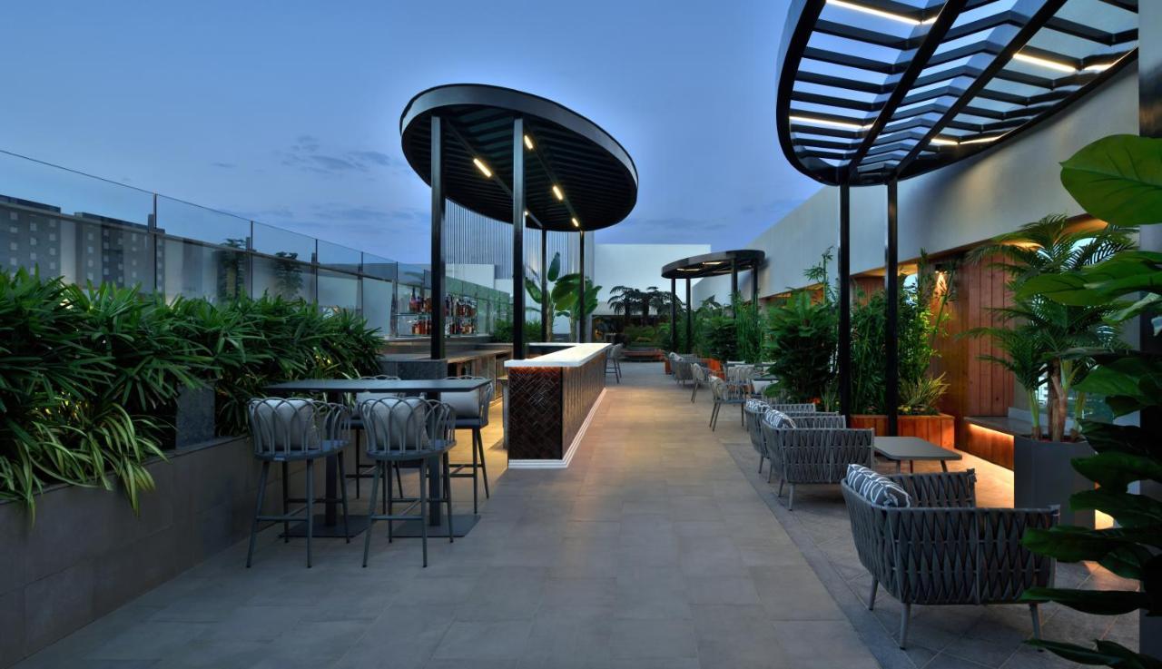 Courtyard By Marriott Nashik Hotel Exterior photo