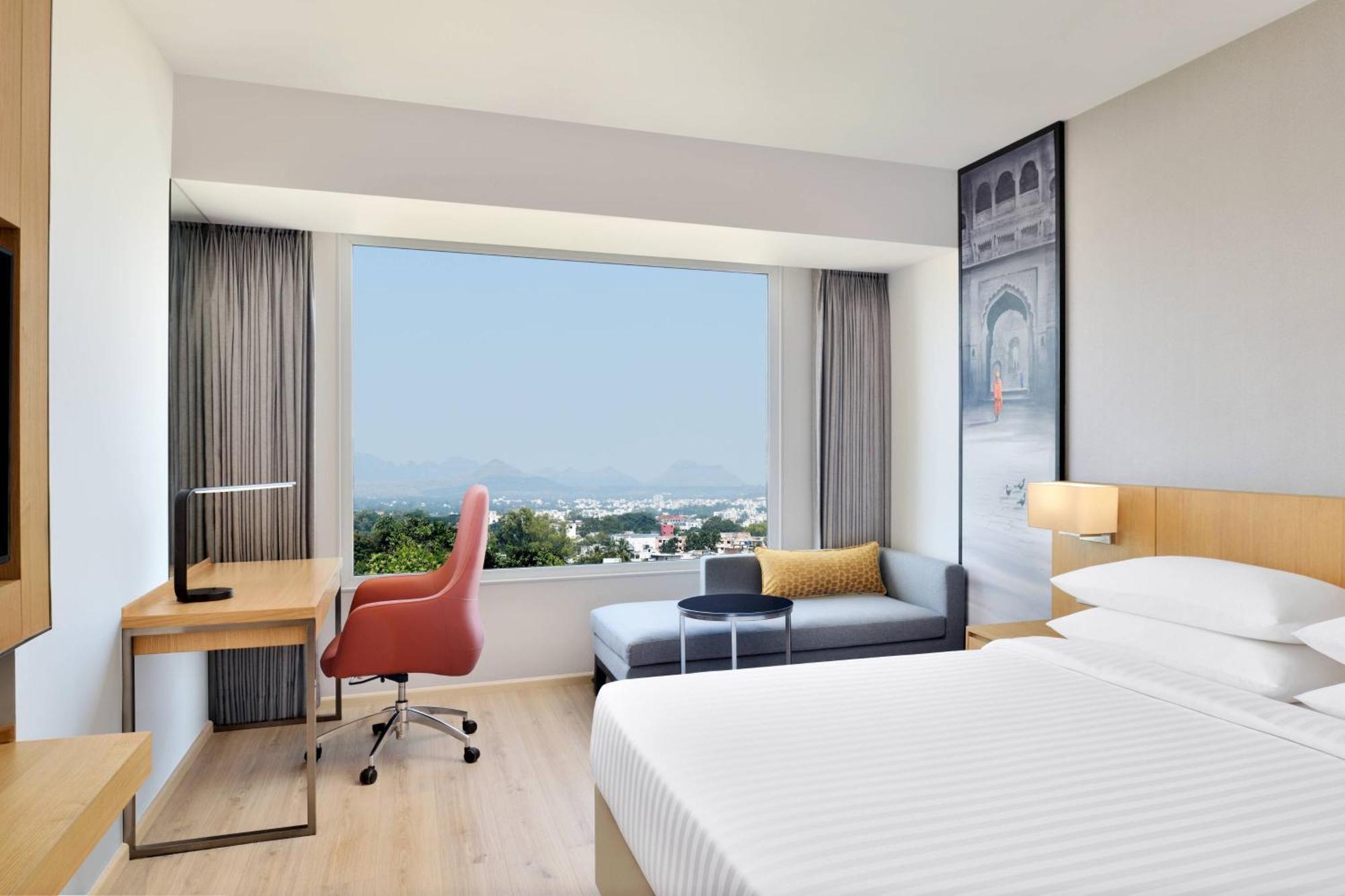 Courtyard By Marriott Nashik Hotel Exterior photo