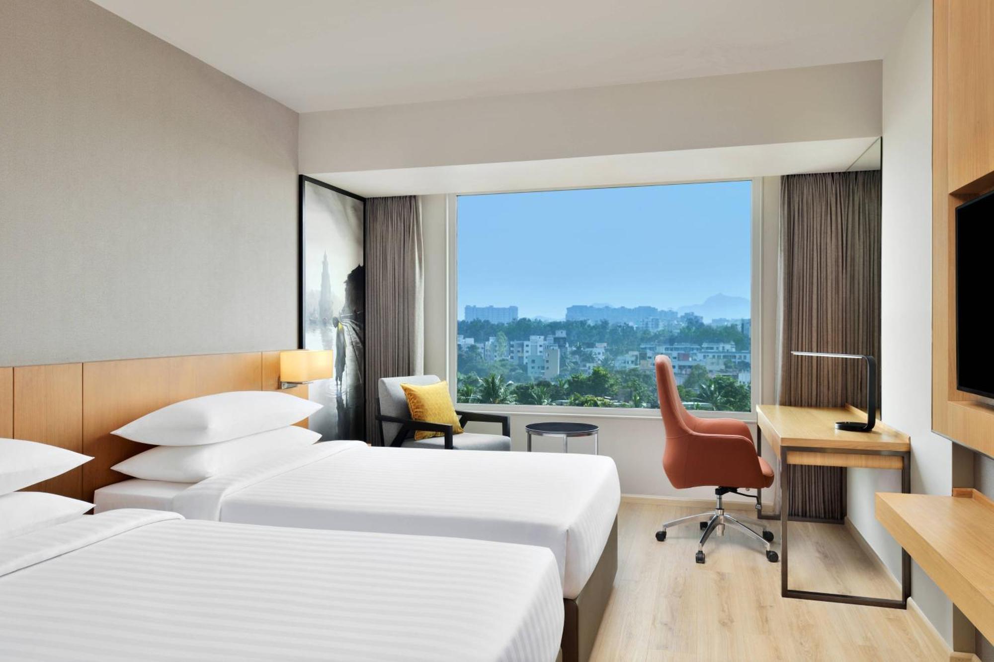 Courtyard By Marriott Nashik Hotel Exterior photo